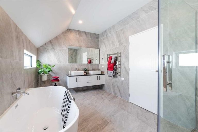 Photo of property in 18 Myland Drive, Hobsonville, Auckland, 0616