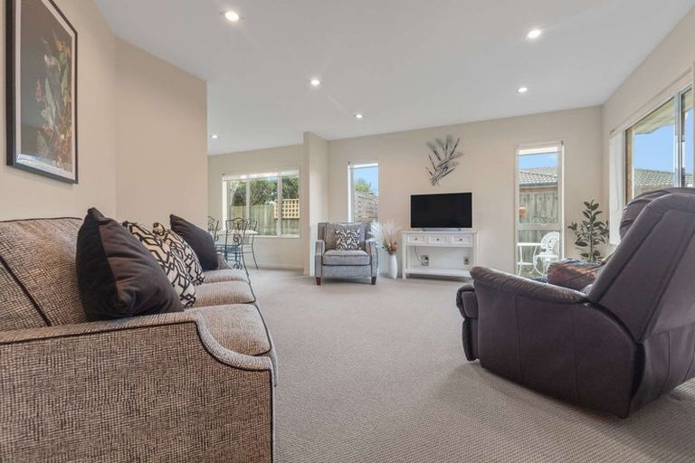 Photo of property in 32 Carroll Place, Owhata, Rotorua, 3010