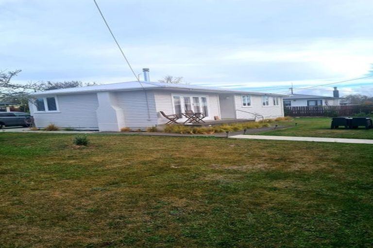 Photo of property in 16 Montgomery Street, Waipukurau, 4200