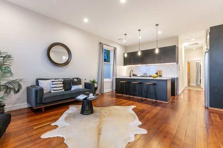 Photo of property in 68 Northland Road, Northland, Wellington, 6012