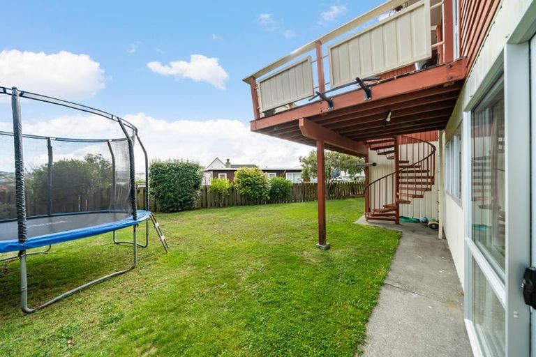 Photo of property in 2 Leeward Drive, Whitby, Porirua, 5024