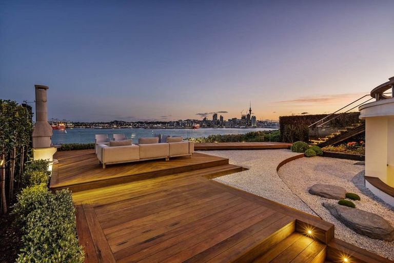 Photo of property in 55 Stanley Point Road, Stanley Point, Auckland, 0624