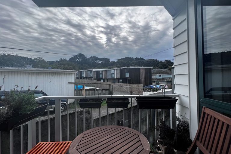 Photo of property in Palm Grove Apartments, 15/13b Palm Grove, Berhampore, Wellington, 6023