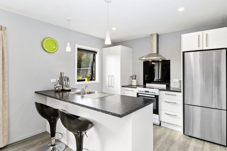 Photo of property in 25 Mahia Lane, Waikanae, 5036