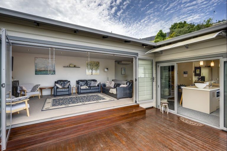 Photo of property in 49 Chaucer Road, Hospital Hill, Napier, 4110