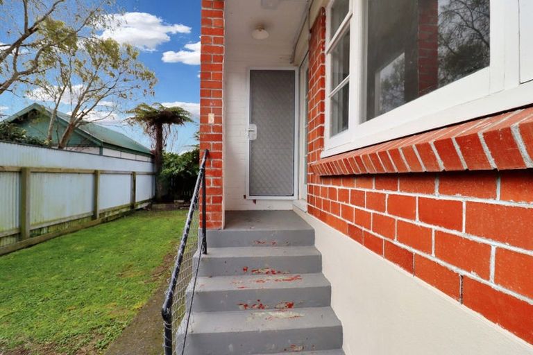 Photo of property in 2 Argyle Grove, Trentham, Upper Hutt, 5018