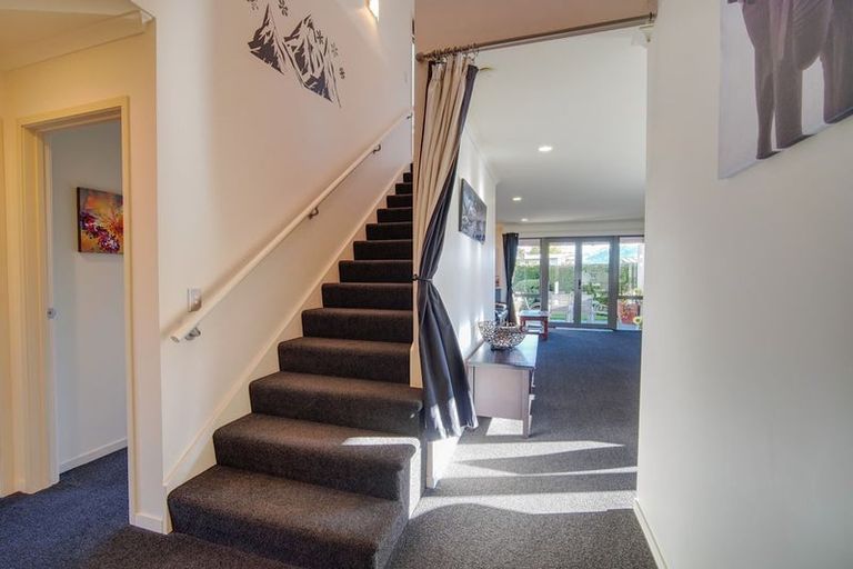 Photo of property in 9 Meadowbrook Place, Wanaka, 9305