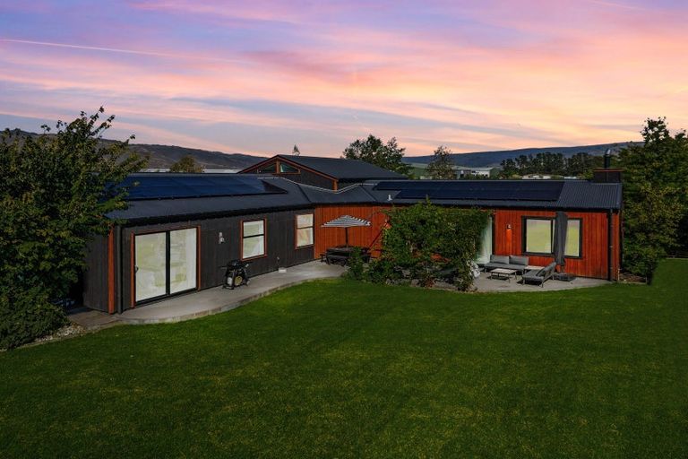 Photo of property in 1 Riesling Way, Cromwell, 9310