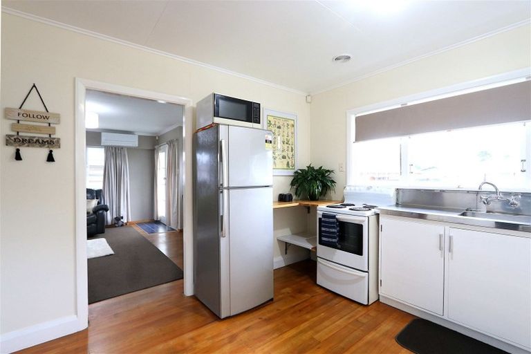 Photo of property in 87a Karamu Crescent, Wainuiomata, Lower Hutt, 5014