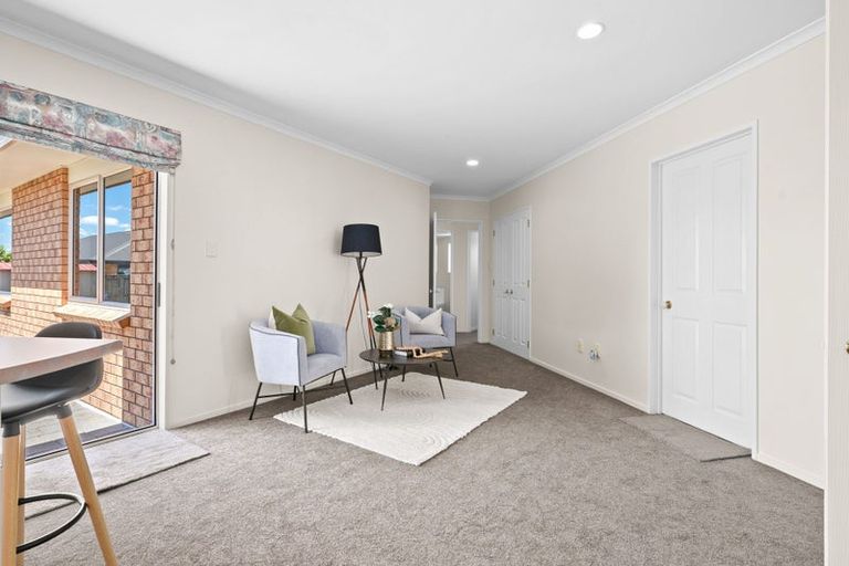 Photo of property in 22 Cairns Crescent, Rototuna, Hamilton, 3210