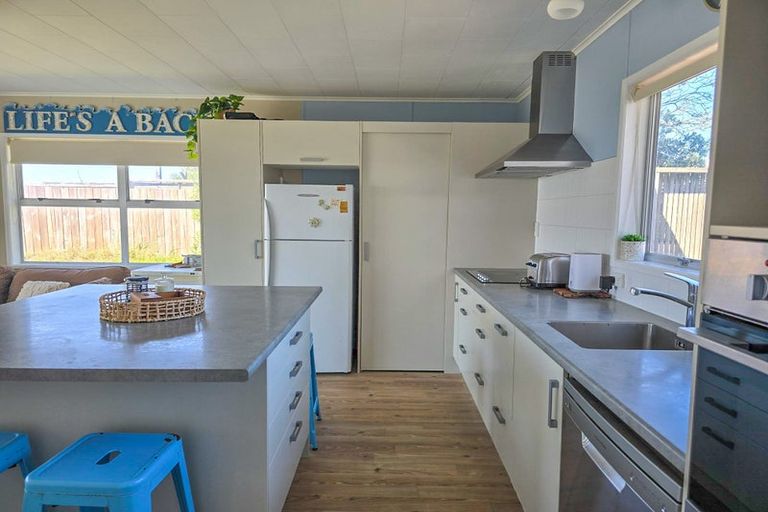 Photo of property in 585 Pukehina Parade, Pukehina, 3189