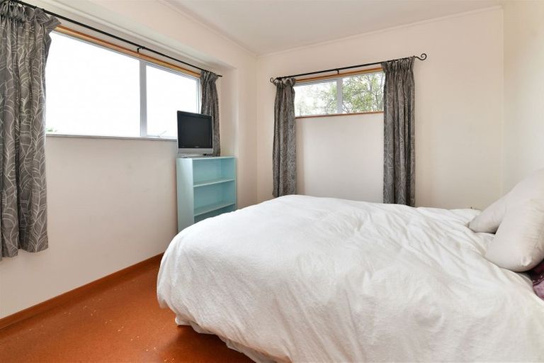 Photo of property in 14a Jean Place, Stanmore Bay, Whangaparaoa, 0932