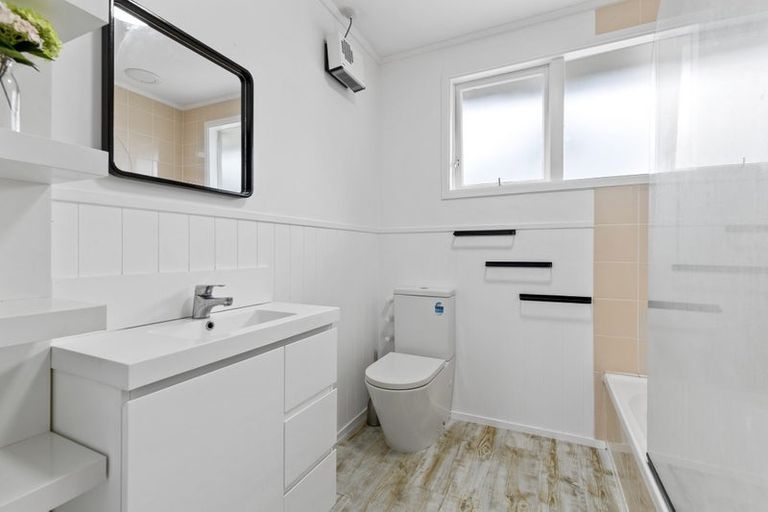 Photo of property in 8 Karaka Road, Whenuapai, Auckland, 0618