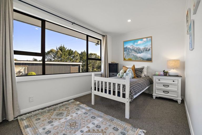 Photo of property in 44b Crosland Road, South Head, 0874