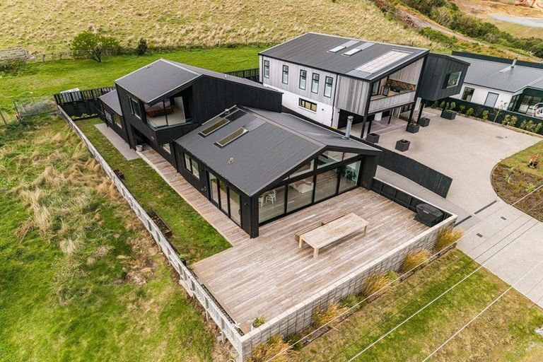Photo of property in 58 Muri Road, Pukerua Bay, 5026