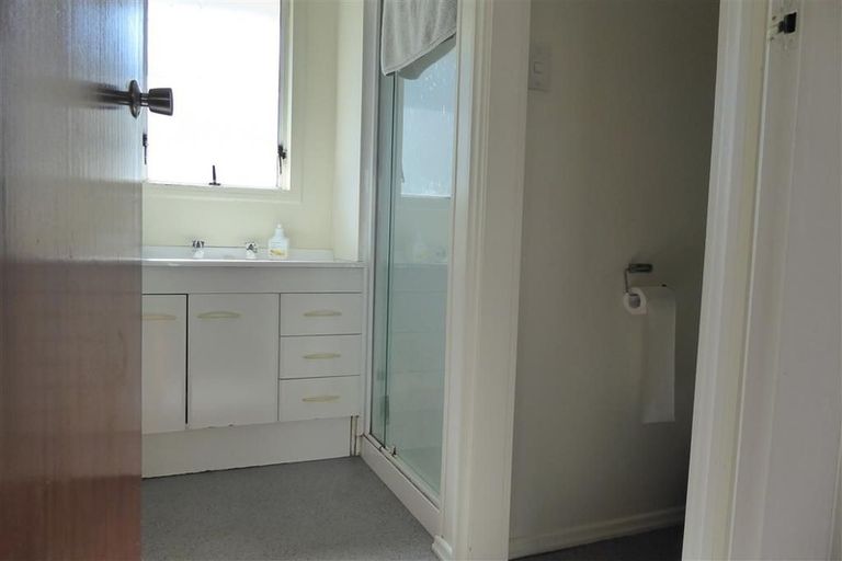 Photo of property in 2/98 Pharazyn Street, Melling, Lower Hutt, 5010