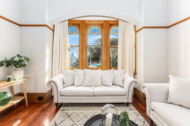 Photo of property in 46 Roxburgh Street, Mount Victoria, Wellington, 6011