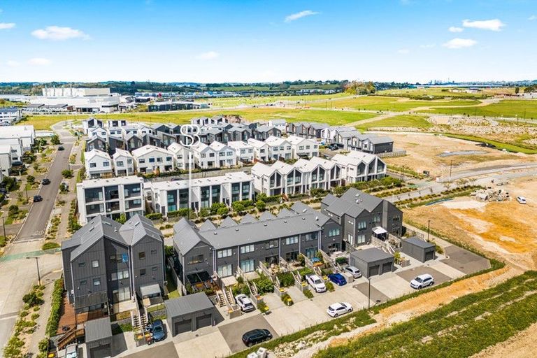 Photo of property in 100 Tarapuka Road, Westgate, Auckland, 0814