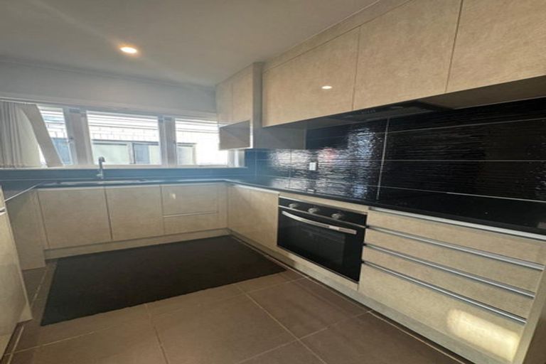 Photo of property in 51 Hallberry Road, Mangere East, Auckland, 2024