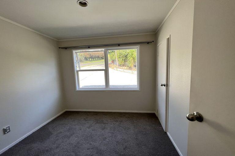 Photo of property in 28 Tamahere Drive, Glenfield, Auckland, 0629