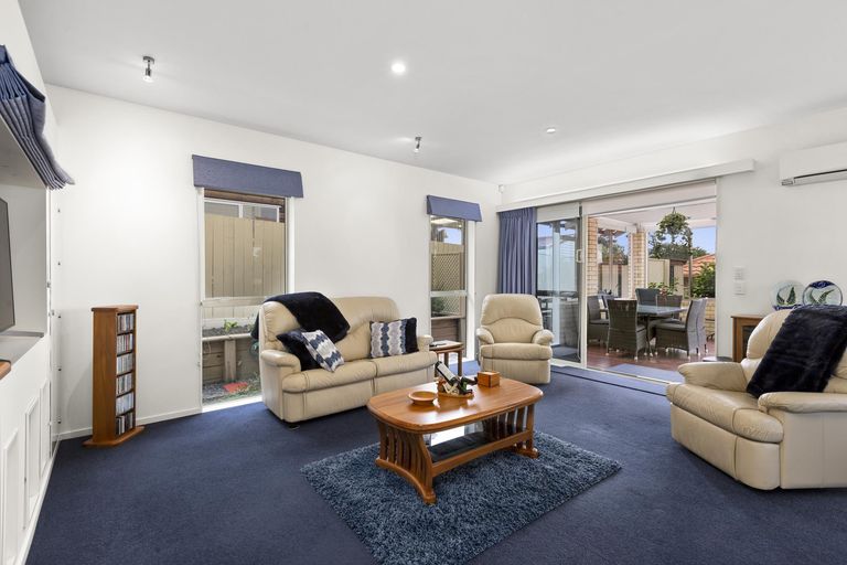 Photo of property in 8a Daytona Road, Henderson, Auckland, 0610