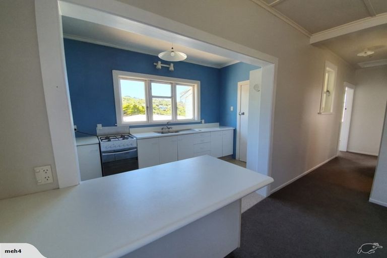 Photo of property in 13 Retter Street, Paparangi, Wellington, 6037