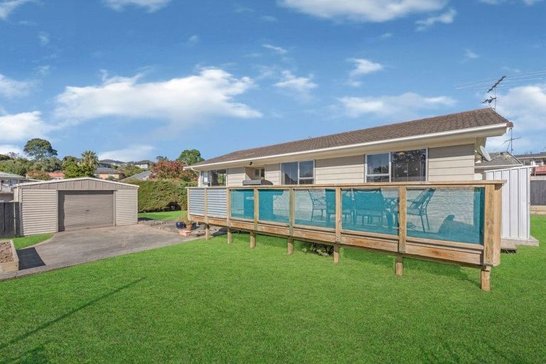Photo of property in 47 Claverdon Drive, Massey, Auckland, 0614