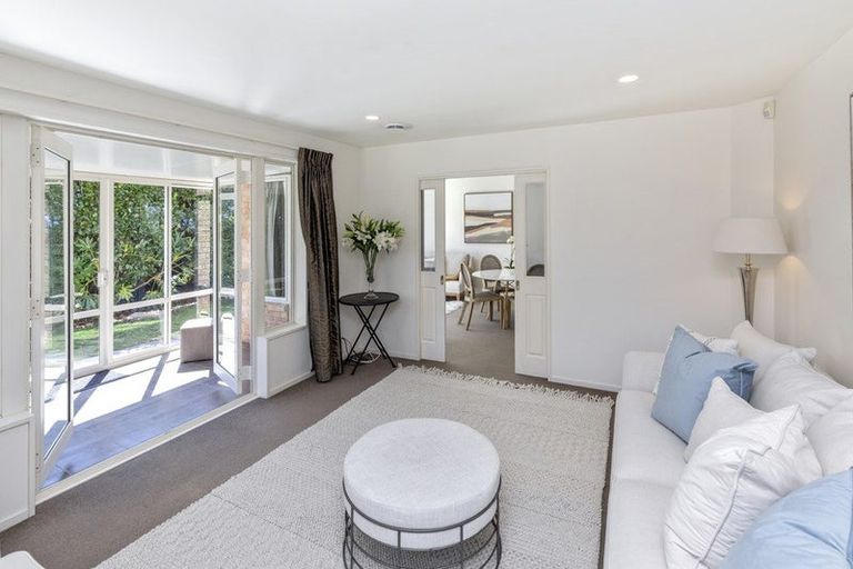 Photo of property in 2/37 Avonhead Road, Avonhead, Christchurch, 8042