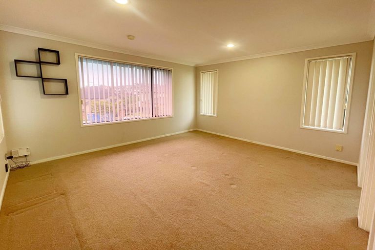 Photo of property in 19 The Enclave, Totara Heights, Auckland, 2105