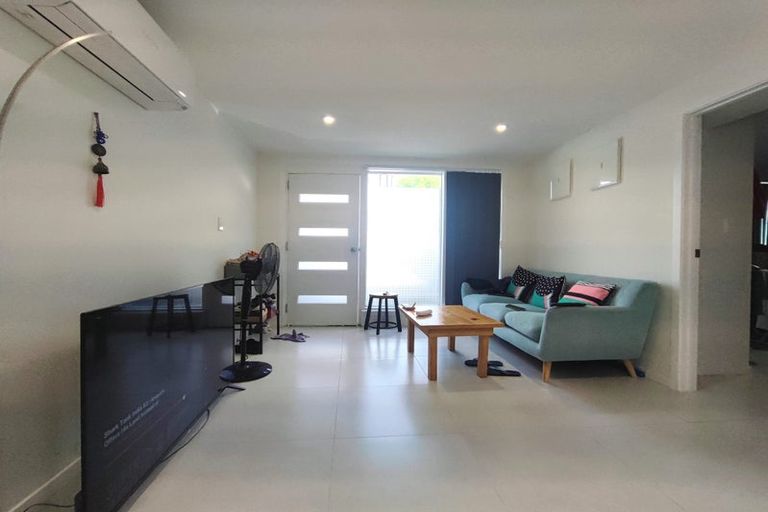 Photo of property in 120 Golf Road, New Lynn, Auckland, 0600