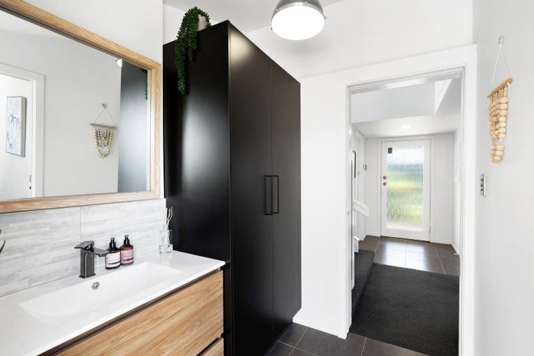 Photo of property in 4 Johns Road, Jervoistown, Napier, 4112