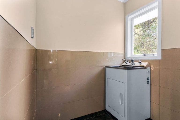 Photo of property in 51 Smythe Road, Henderson, Auckland, 0612