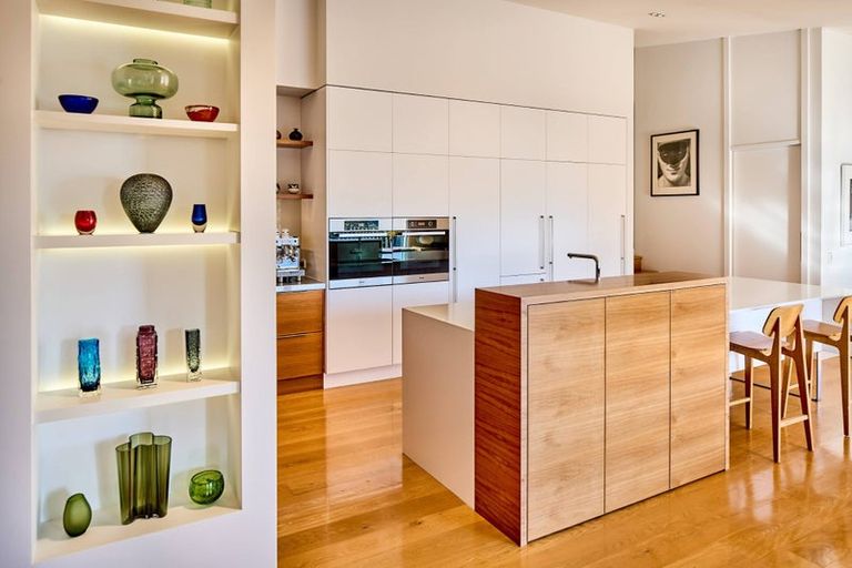 Photo of property in 4 Francis Bell Grove, Lowry Bay, Lower Hutt, 5013