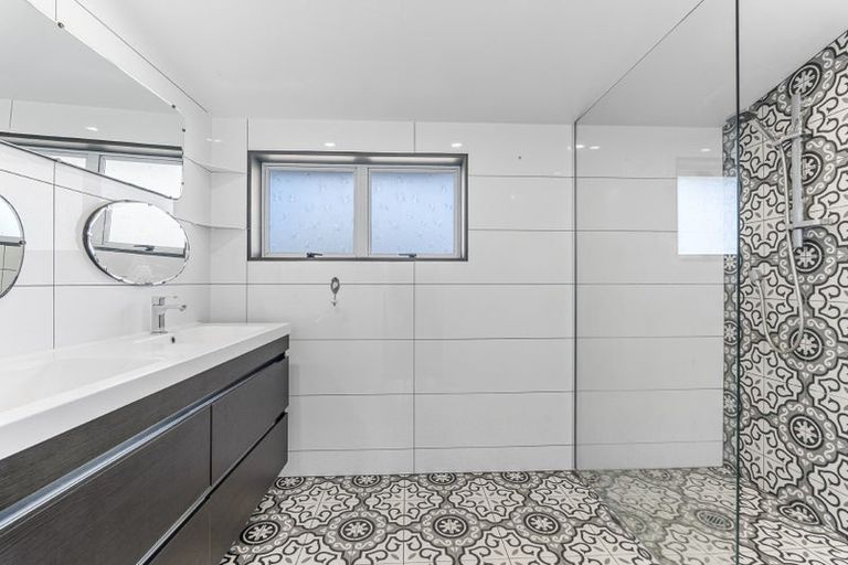 Photo of property in 105 Vivian Street, New Plymouth, 4310