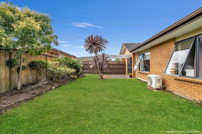 Photo of property in 16 Ironstone Place, Randwick Park, Auckland, 2105