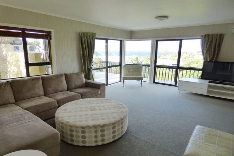 Photo of property in 2a Korotaha Terrace, Rothesay Bay, Auckland, 0630