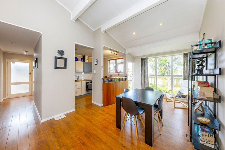Photo of property in 64 Old Wairoa Road, Papakura, 2110
