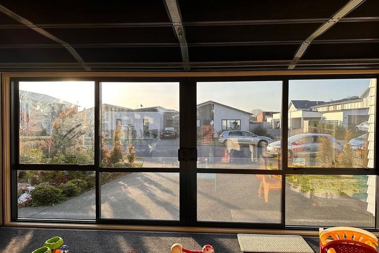Photo of property in 54 Waituarua Drive, Takanini, 2112
