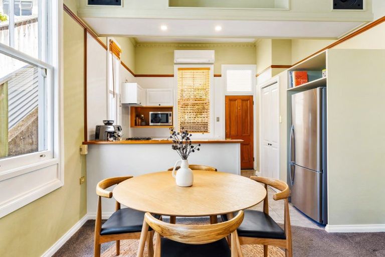 Photo of property in 18 Sealy Road, Bluff Hill, Napier, 4110