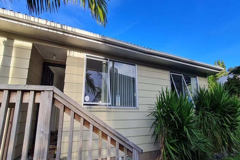 Photo of property in 64 Gallony Avenue, Massey, Auckland, 0614