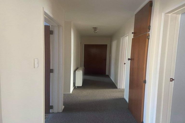 Photo of property in 2/36 Solomon Avenue, Redwood, Christchurch, 8051