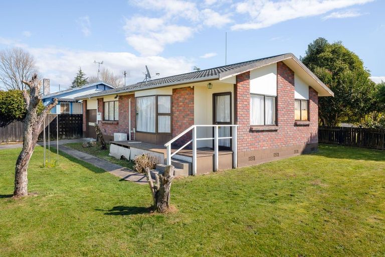 Photo of property in 2a Saint Lukes Place, Bader, Hamilton, 3206