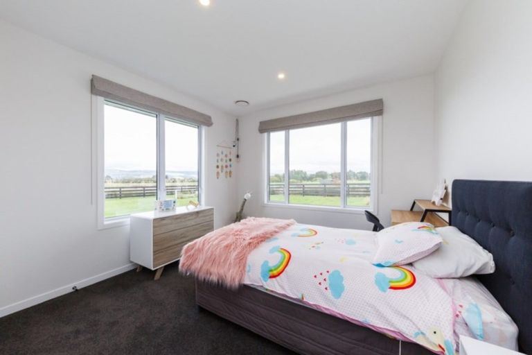 Photo of property in 33 Hartwell Drive, Kelvin Grove, Palmerston North, 4470