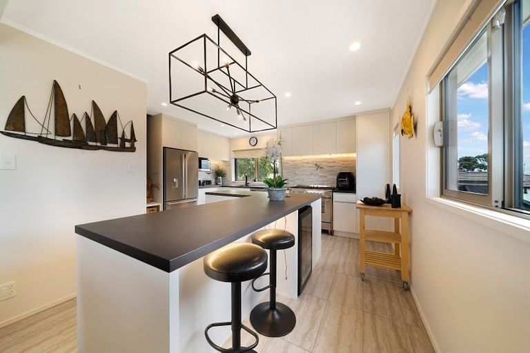 Photo of property in 180 Royal Road, Massey, Auckland, 0614
