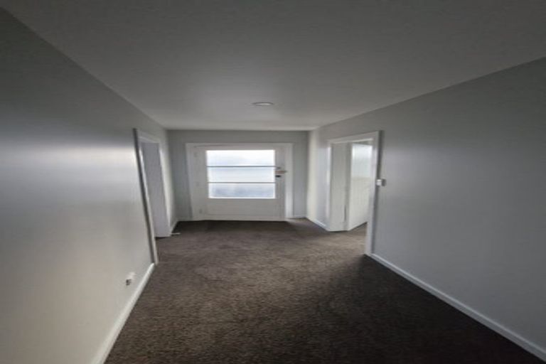 Photo of property in 19 Lambeth Crescent, Northcote, Christchurch, 8052