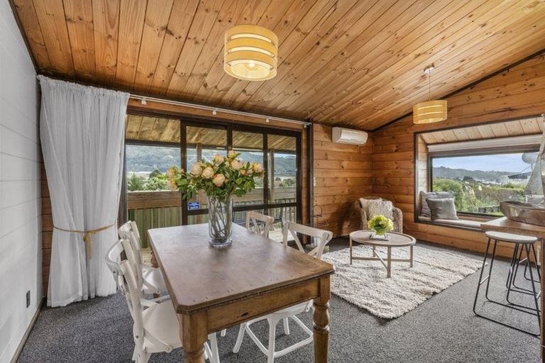 Photo of property in 16 Apple Terrace, Ranui, Porirua, 5024