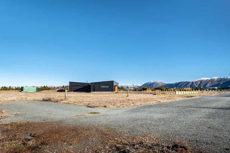 Photo of property in 4 Neuman Road, Twizel, 7901