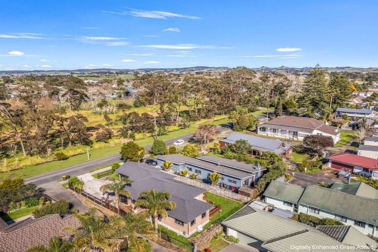 Photo of property in 43b Springs Road, Parakai, 0830
