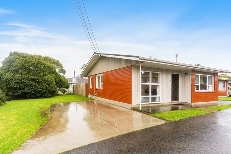 Photo of property in 5a Mckenzie Road, Mangere Bridge, Auckland, 2022