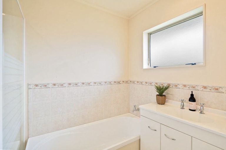 Photo of property in 1b Hannan Street, Levin, 5510